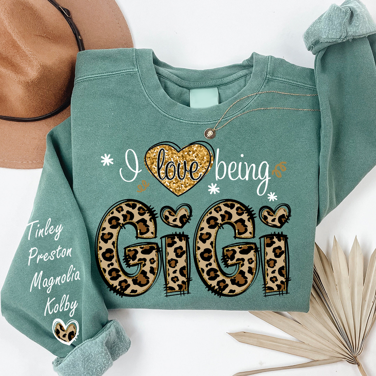Custom Grandma Leopard Sweatshirt – Personalized I Love Being Gigi with Grandchildren’s Names Hoodie, Ideal Christmas Gift