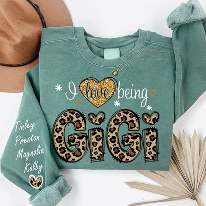 Custom Grandma Leopard Sweatshirt – Personalized I Love Being Gigi with Grandchildren’s Names Hoodie, Ideal Christmas Gift