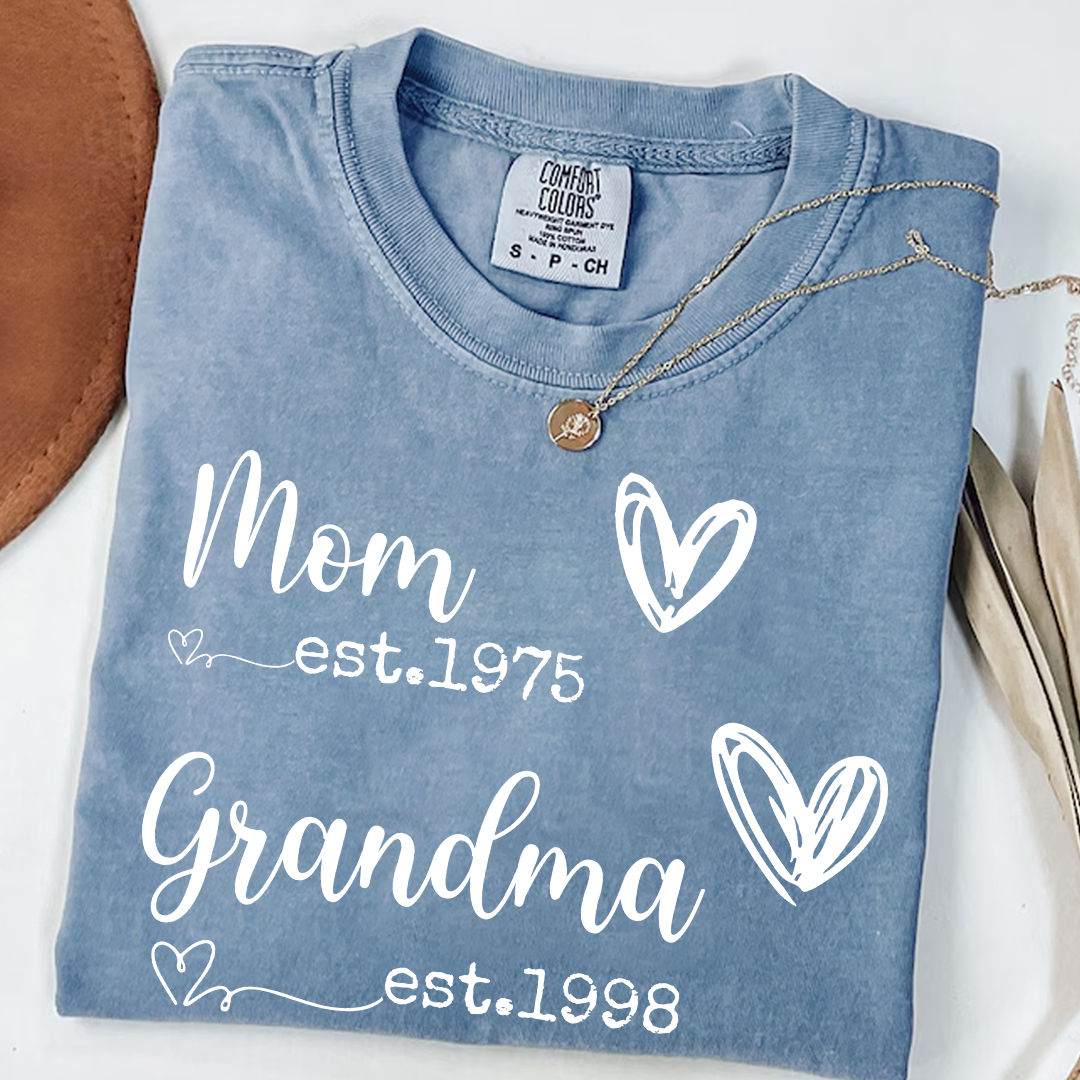 Personalized Mom Grandma EST Year Shirt | Custom Family T-Shirt Gift for Mom and Grandma | Cute Heart Design