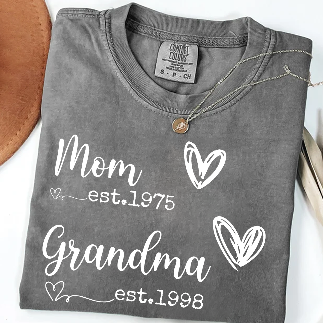 Personalized Mom Grandma EST Year Shirt | Custom Family T-Shirt Gift for Mom and Grandma | Cute Heart Design