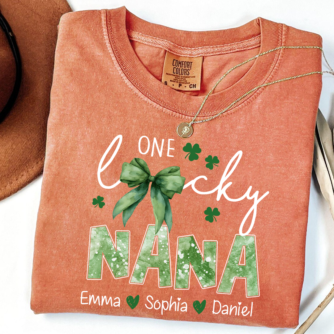 Comfort Colors®'s A Lucky Grandma Design for St. Patrick's Day, Customizable gift for Grandma and Grandchildren