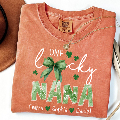 Comfort Colors®'s A Lucky Grandma Design for St. Patrick's Day, Customizable gift for Grandma and Grandchildren