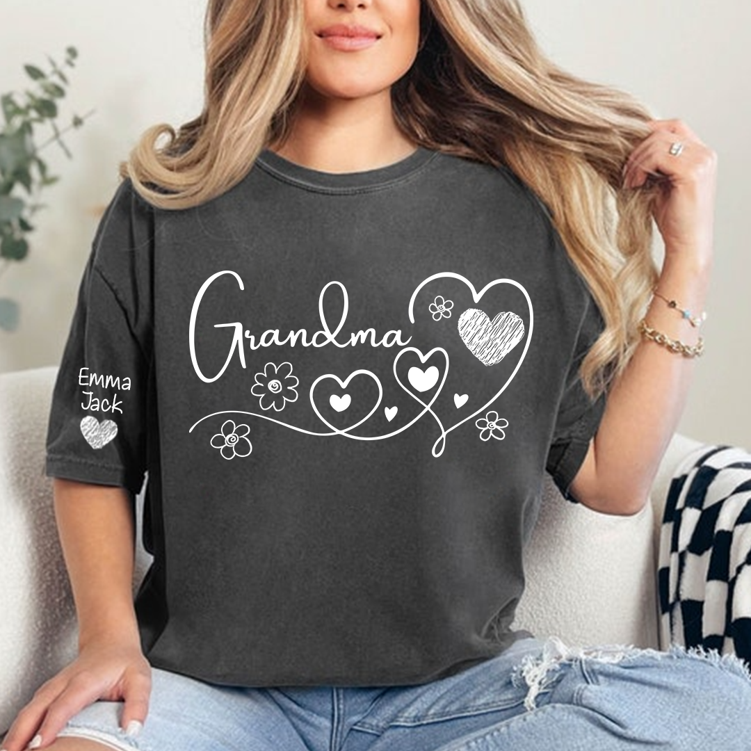 Personalized Grandma Shirt, Custom Family T-Shirt with Heart and Flower Design, Ideal Gift for Grandma