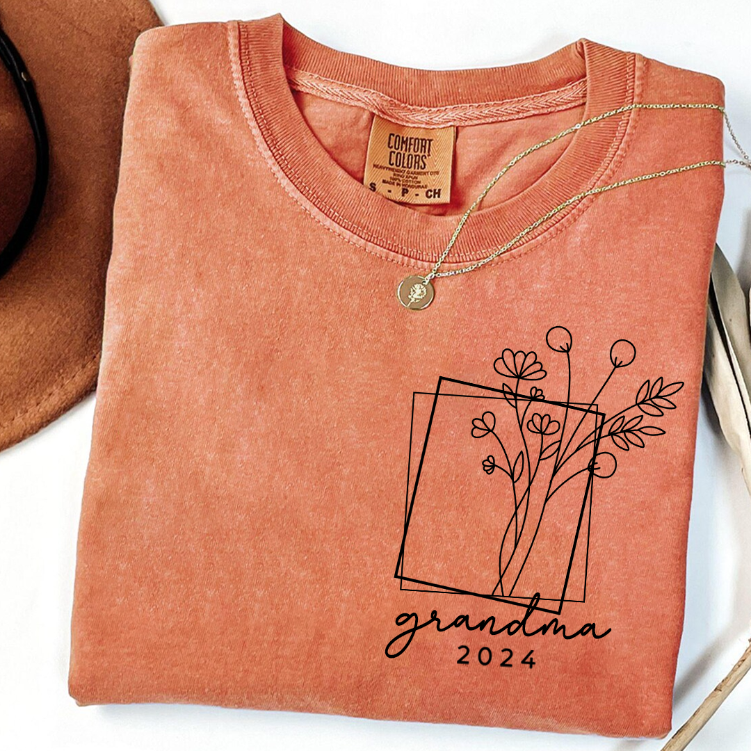 Comfort Colors® T-Shirt with Flowers, Custom Nickname Grandma And Kids