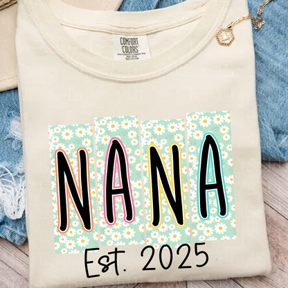 Personalized NANA EST. 2025 Sweatshirt – Daisy Flower Design Grandma Shirt