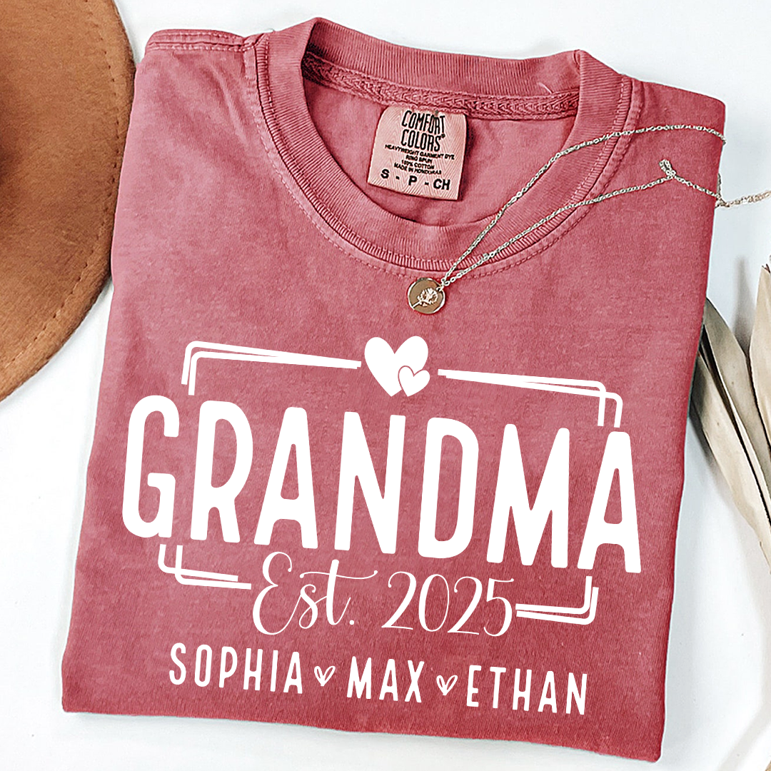 Comfort Colors® Personalized with Heart, Grandma And Kids