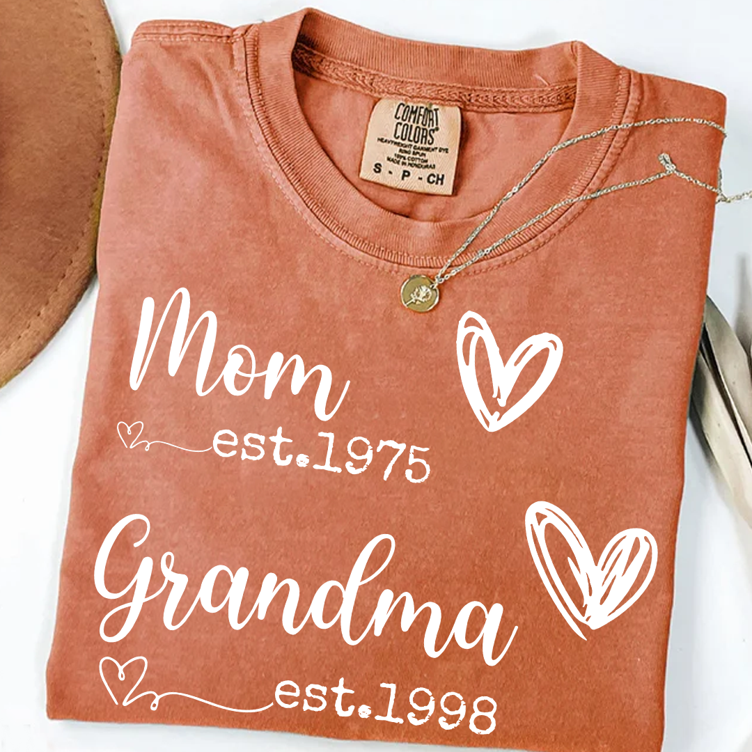 Personalized Mom Grandma EST Year Shirt | Custom Family T-Shirt Gift for Mom and Grandma | Cute Heart Design