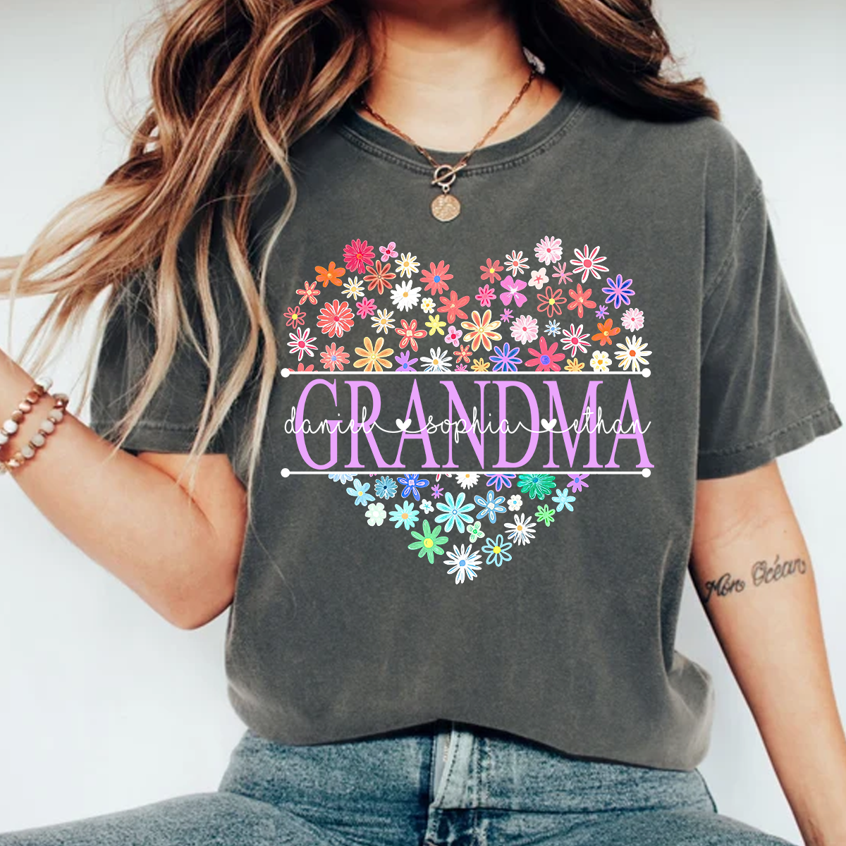 Comfort Colors Personalized Nana Flower Heart Shirt, Custom Grandma Nickname Tee With Kids Names, Mimi Gigi Grandma Floral Heart Design Family Grandkids Name Shirt Mothers Day Grandma Apparel