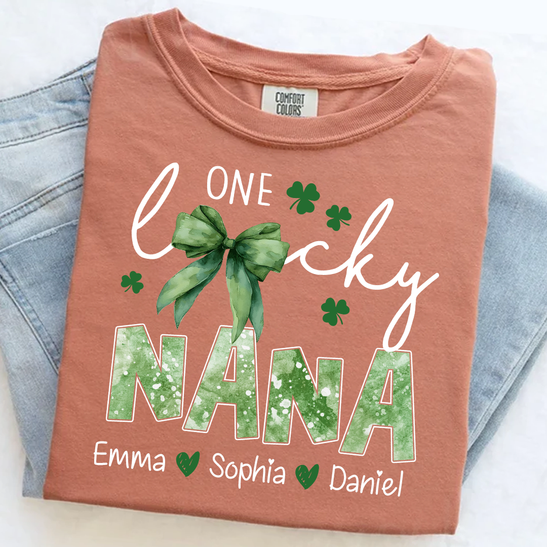 Comfort Colors®'s A Lucky Grandma Design for St. Patrick's Day, Customizable gift for Grandma and Grandchildren