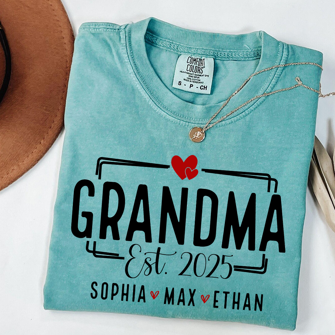 Comfort Colors® Personalized with Heart, Grandma And Kids