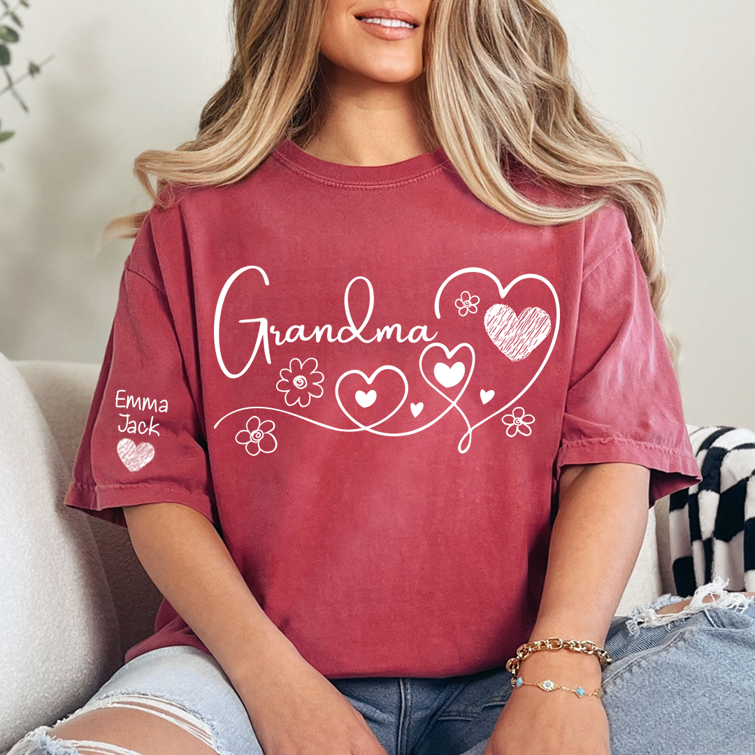 Personalized Grandma Shirt, Custom Family T-Shirt with Heart and Flower Design, Ideal Gift for Grandma