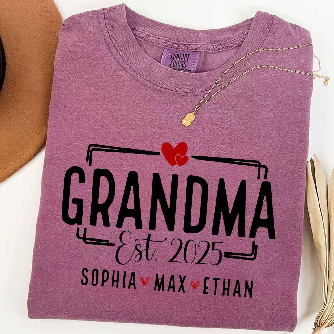 Comfort Colors® Personalized with Heart, Grandma And Kids