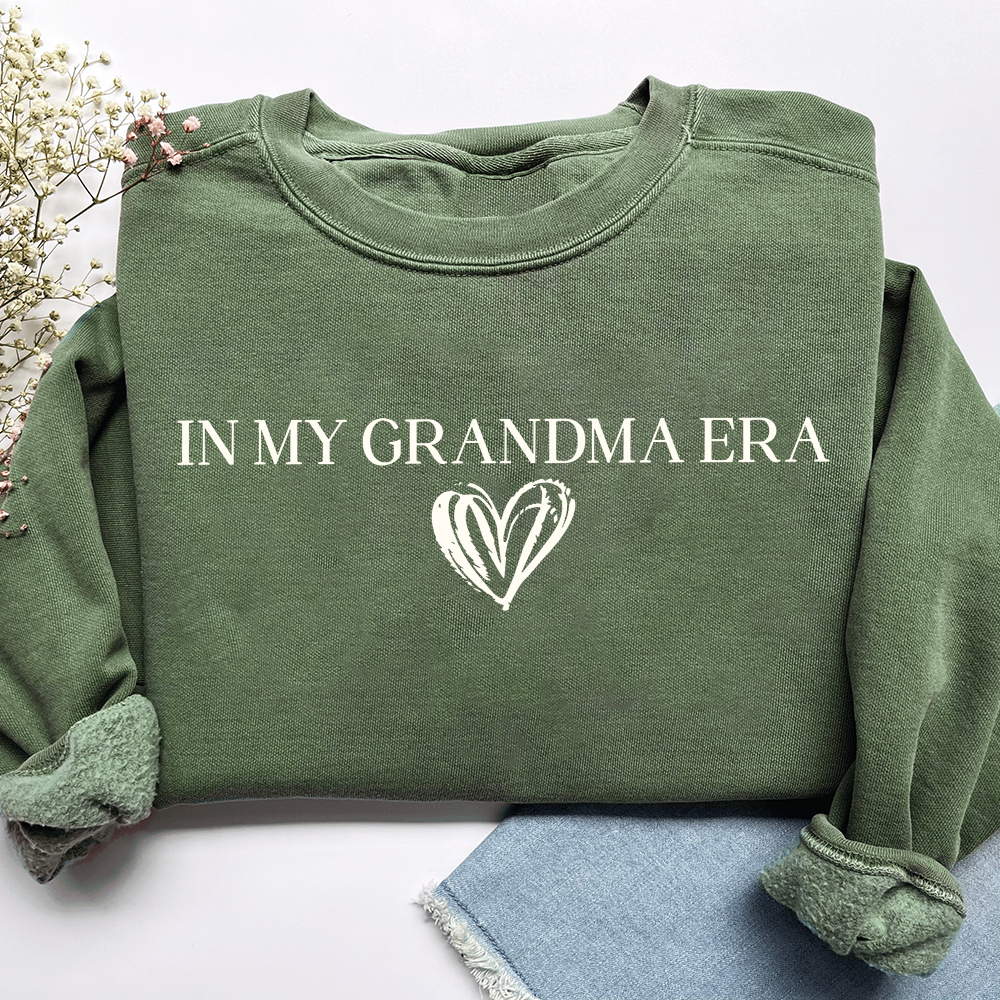 In My Grandma Era Sweatshirt, Cute Heart Graphic Tee for Grandma