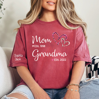 Personalized Mom Grandma Est Shirt with Custom Names on Sleeve, Leopard Heart Graphic Family T Shirt for Women, Meaningful Present for Mother Grandma from Kids and Grandkids