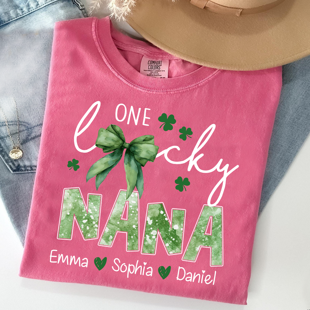 Comfort Colors®'s A Lucky Grandma Design for St. Patrick's Day, Customizable gift for Grandma and Grandchildren