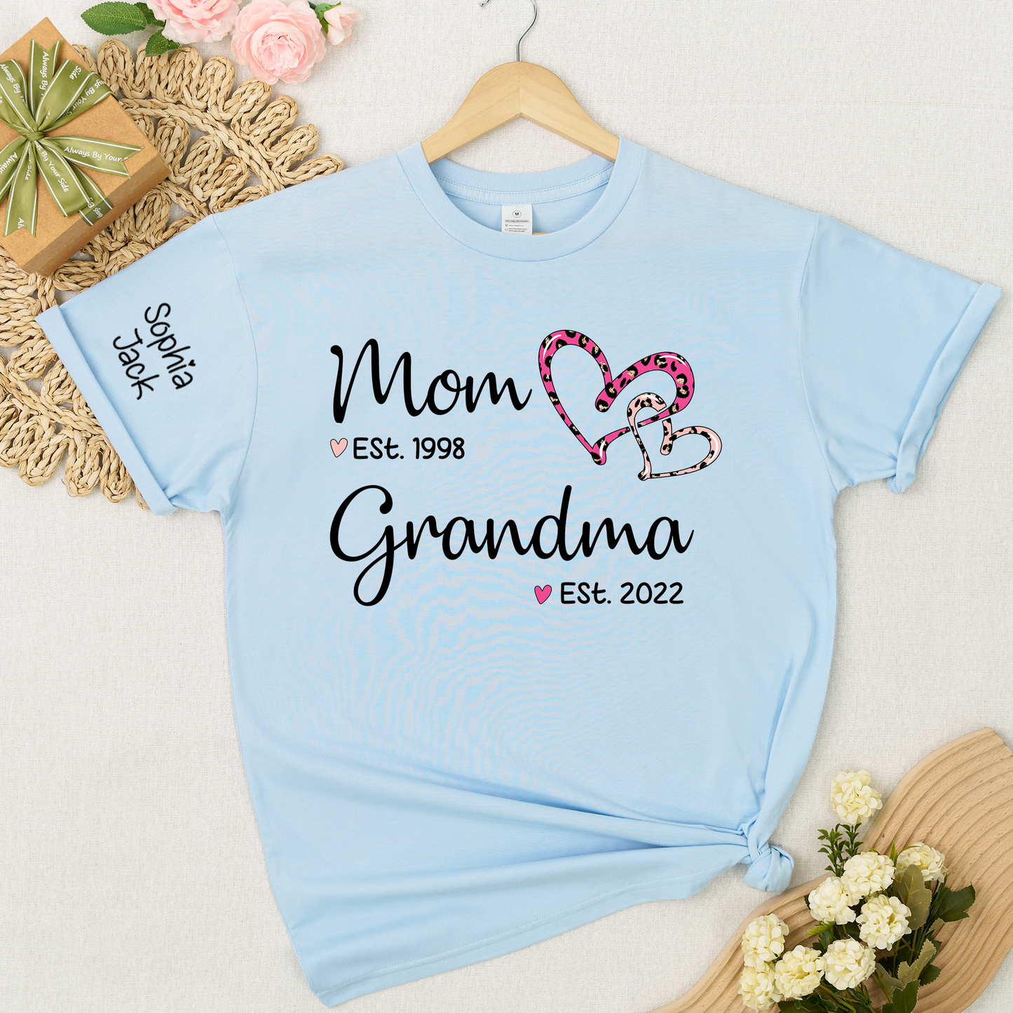 Personalized Mom Grandma Est Shirt with Custom Names on Sleeve, Leopard Heart Graphic Family T Shirt for Women, Meaningful Present for Mother Grandma from Kids and Grandkids