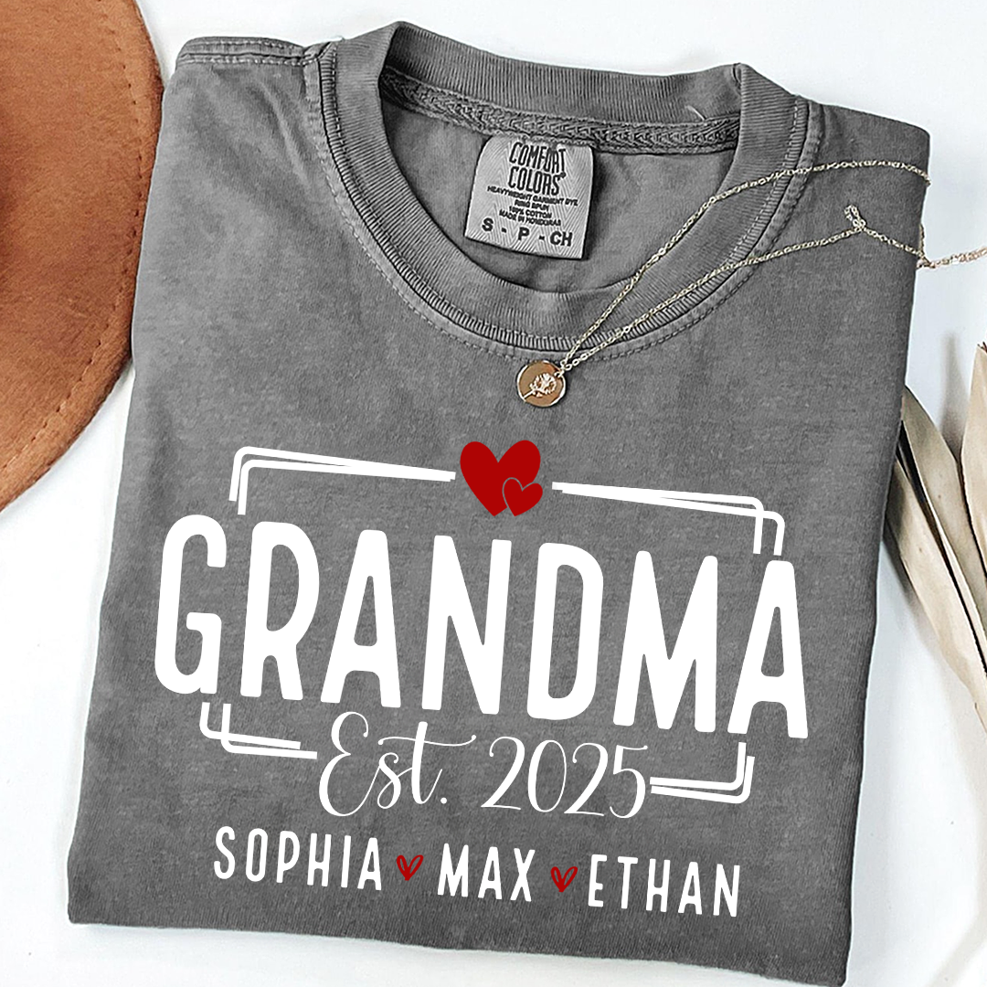 Comfort Colors® Personalized with Heart, Grandma And Kids