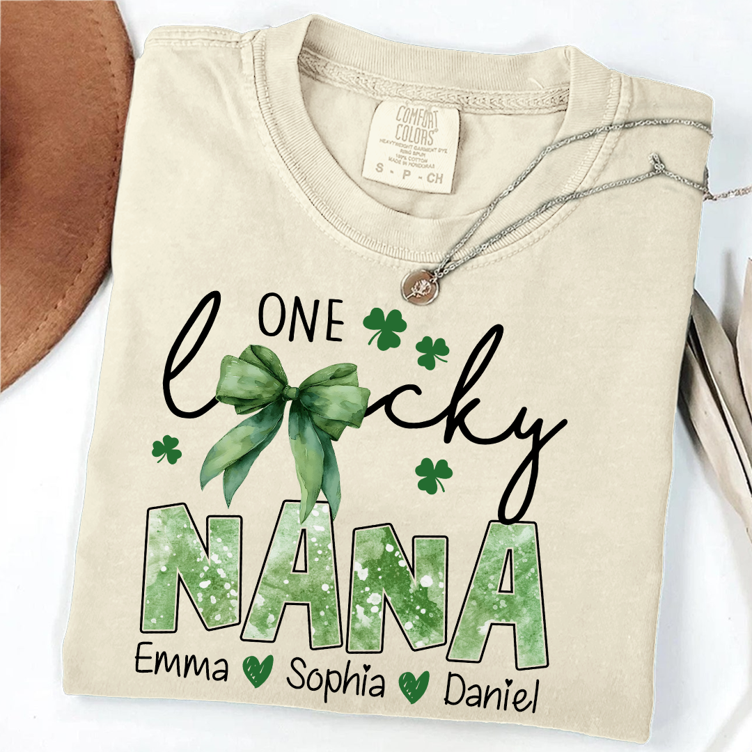 Comfort Colors®'s A Lucky Grandma Design for St. Patrick's Day, Customizable gift for Grandma and Grandchildren