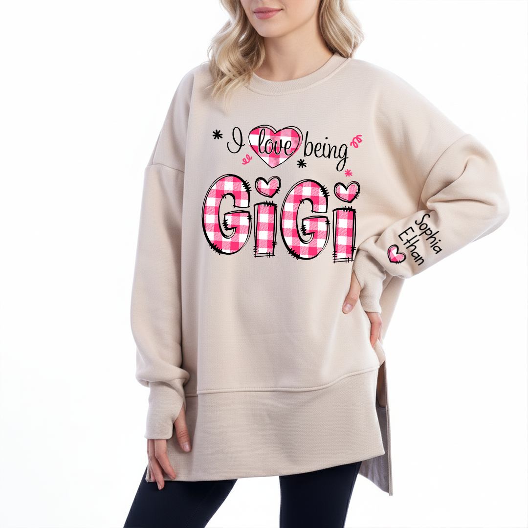 Custom Gigi Valentine Sweatshirt Personalized Names on Sleeve, I Love Being Gigi Shirt for Grandma, Cute Heart Plaid Design Family Apparel for Mother’s Day Valentine Holiday