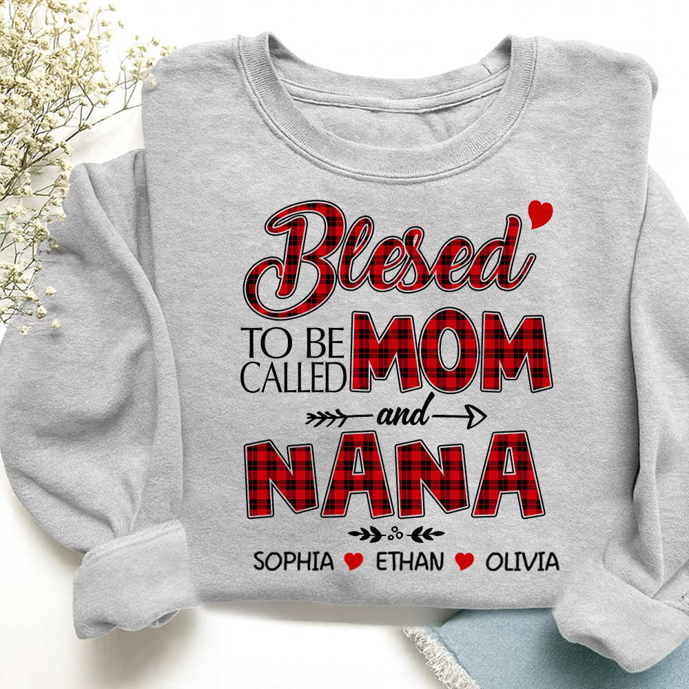 Christmas Mom And Grandma Shirt with Custom Kids’ Names, Cozy Holiday Gift