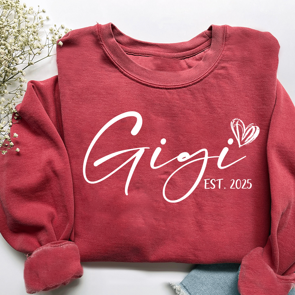 Gigi Est. 2025 Sweatshirt, Personalized Grandma Announcement Tee