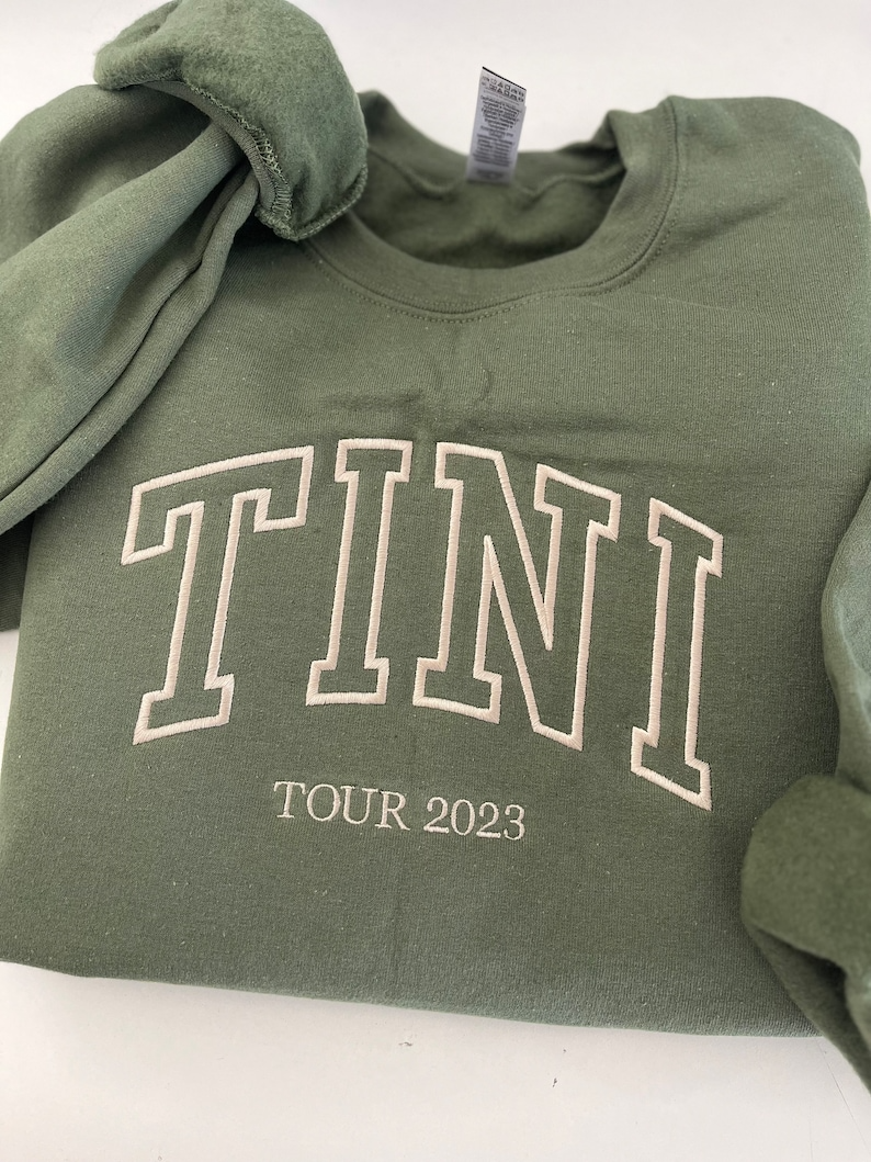 Embroidered Custom text sweatshirt, Personalized Grandma gift, Grammy, Oma, Nana, Gigi, Mimi, Mom Gift for Christmas Sweatshirt