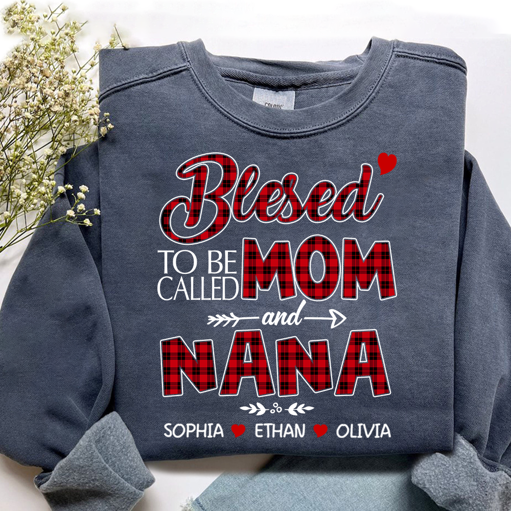 Christmas Mom And Grandma Shirt with Custom Kids’ Names, Cozy Holiday Gift