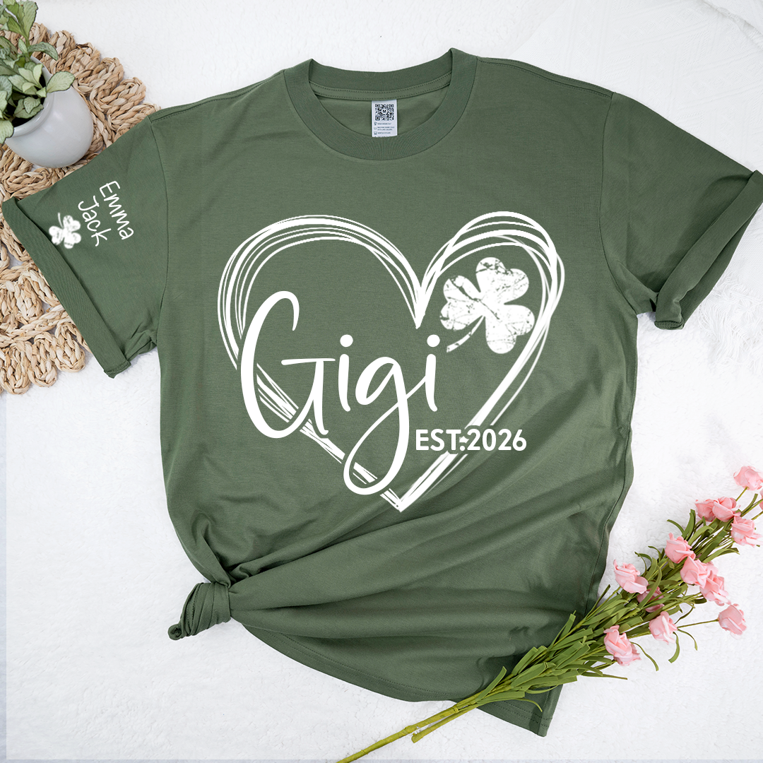 Cute Green T-Shirt With Gigi Shamrock Heart Print For St. Patrick's Day, With Your Grandchildren's Names