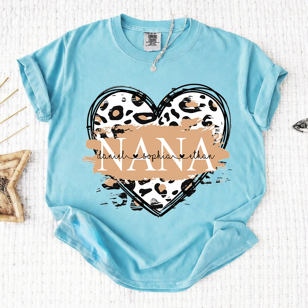Comfort Colors Personalized Nana Shirt Leopard Heart Design Custom Mimi Grandma Gigi Name Tee with Grandkids Names Stylish Family Outfit for Women