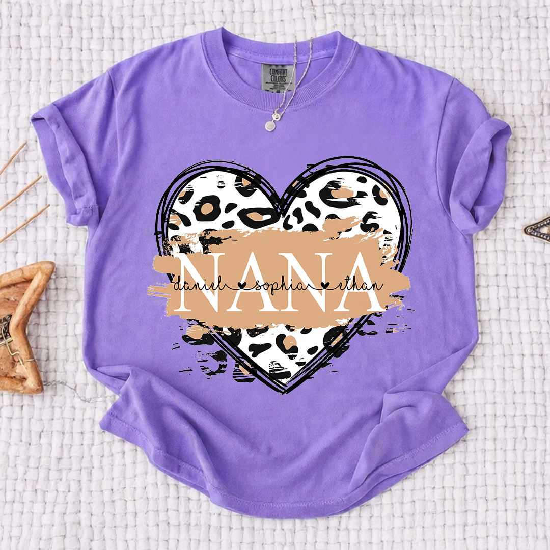 Comfort Colors Personalized Nana Shirt Leopard Heart Design Custom Mimi Grandma Gigi Name Tee with Grandkids Names Stylish Family Outfit for Women