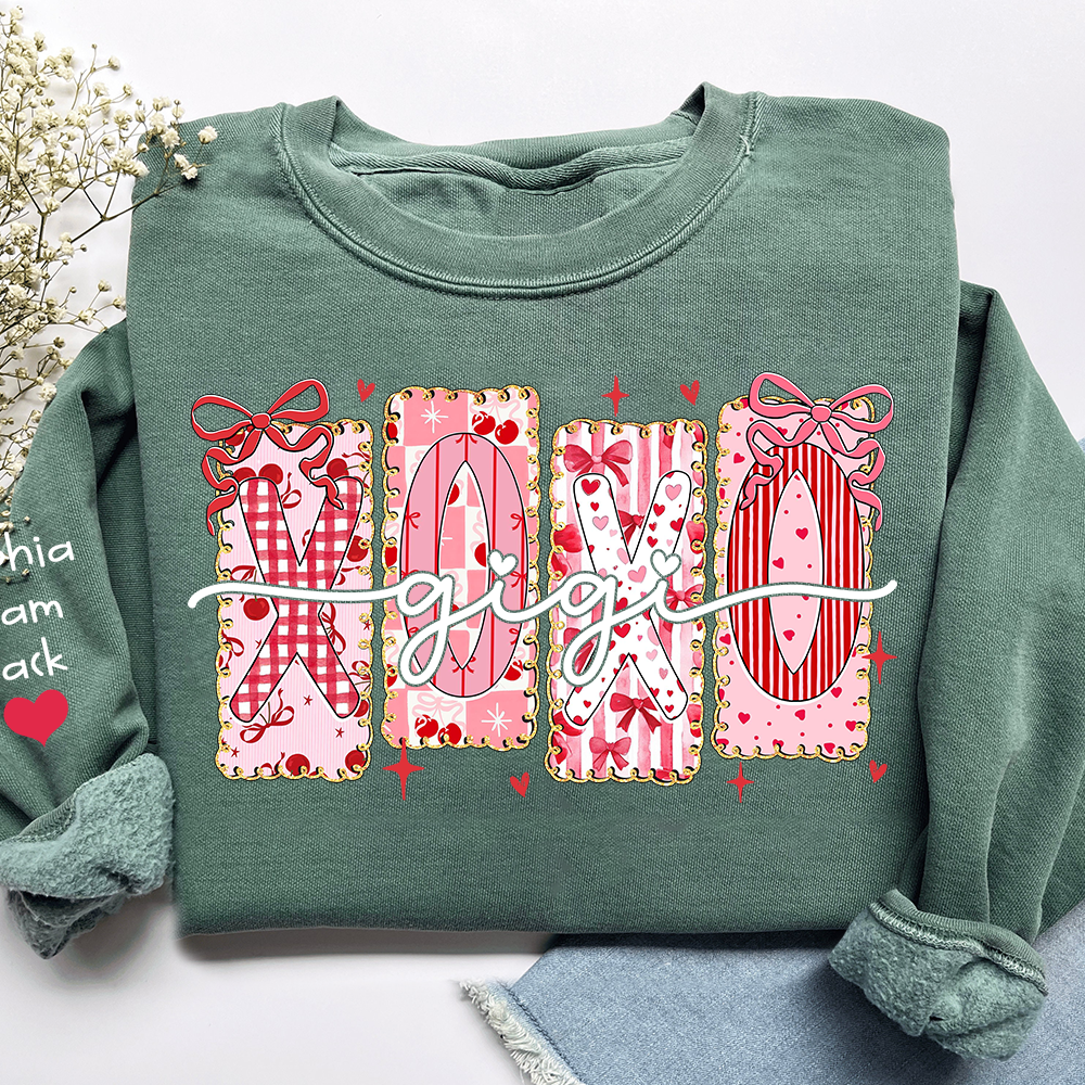 XOXO Gigi Crewneck Sweatshirt, A Valentine's Day Love Design With Custom Names For Grandmothers And Grandchildren