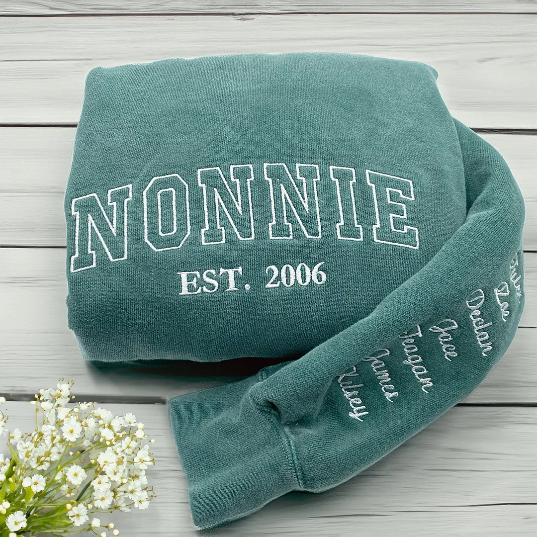 Personalized Grandma And Grandkids Best Gift Christmas Sweatshirt