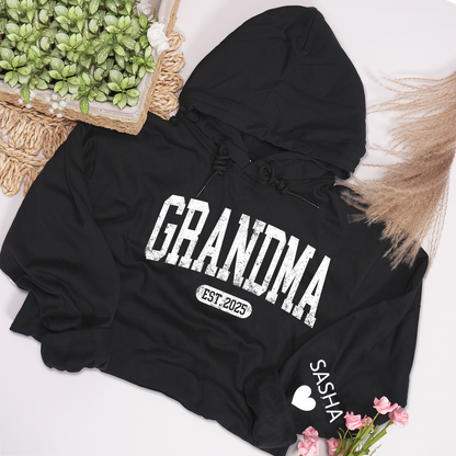 Personalized Mom Est. 2025 Sweatshirt – Custom Name Sleeve, Cozy Christmas Gift for New Moms