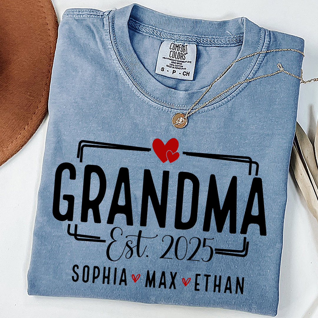Comfort Colors® Personalized with Heart, Grandma And Kids