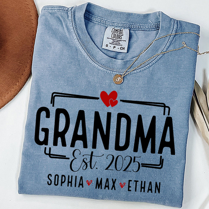Comfort Colors® Personalized with Heart, Grandma And Kids