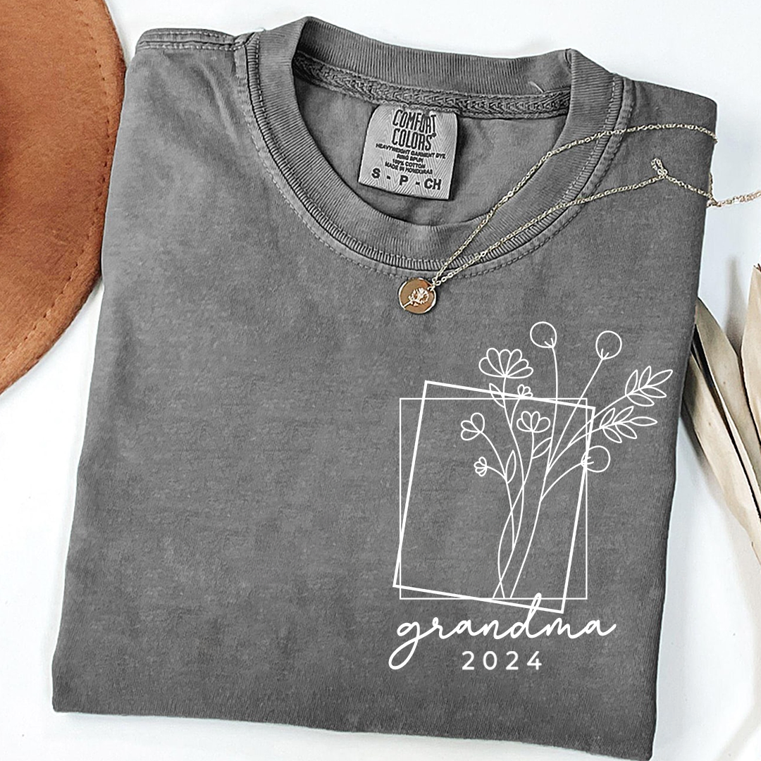 Comfort Colors® T-Shirt with Flowers, Custom Nickname Grandma And Kids