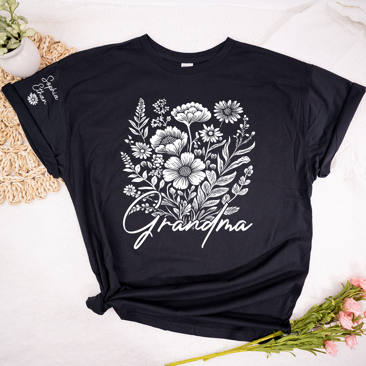 Grandma Floral Line Art Shirt, Minimalist Flower Grandma Tee, Personalized Grandma Gift, Elegant Botanical Shirt for Grandma