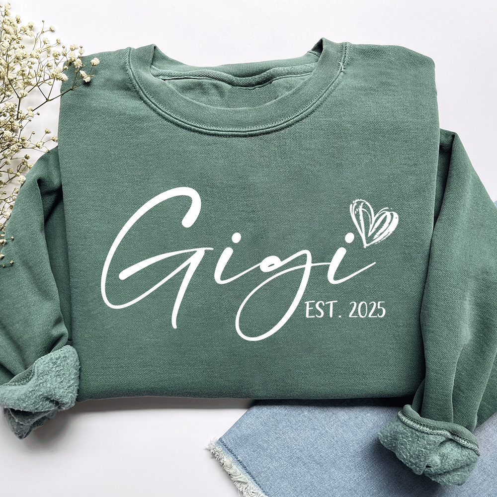 Gigi Est. 2025 Sweatshirt, Personalized Grandma Announcement Tee
