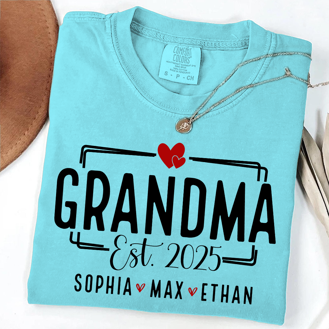 Comfort Colors® Personalized with Heart, Grandma And Kids