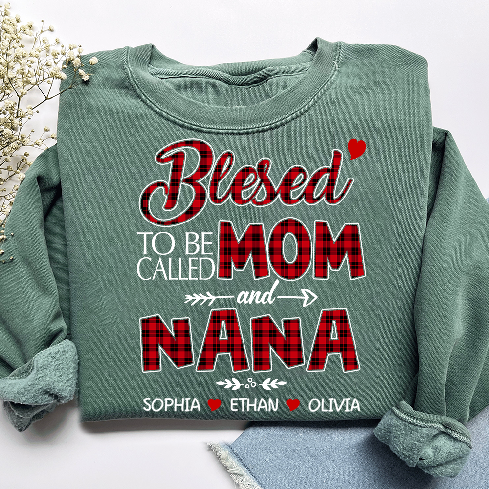 Christmas Mom And Grandma Shirt with Custom Kids’ Names, Cozy Holiday Gift