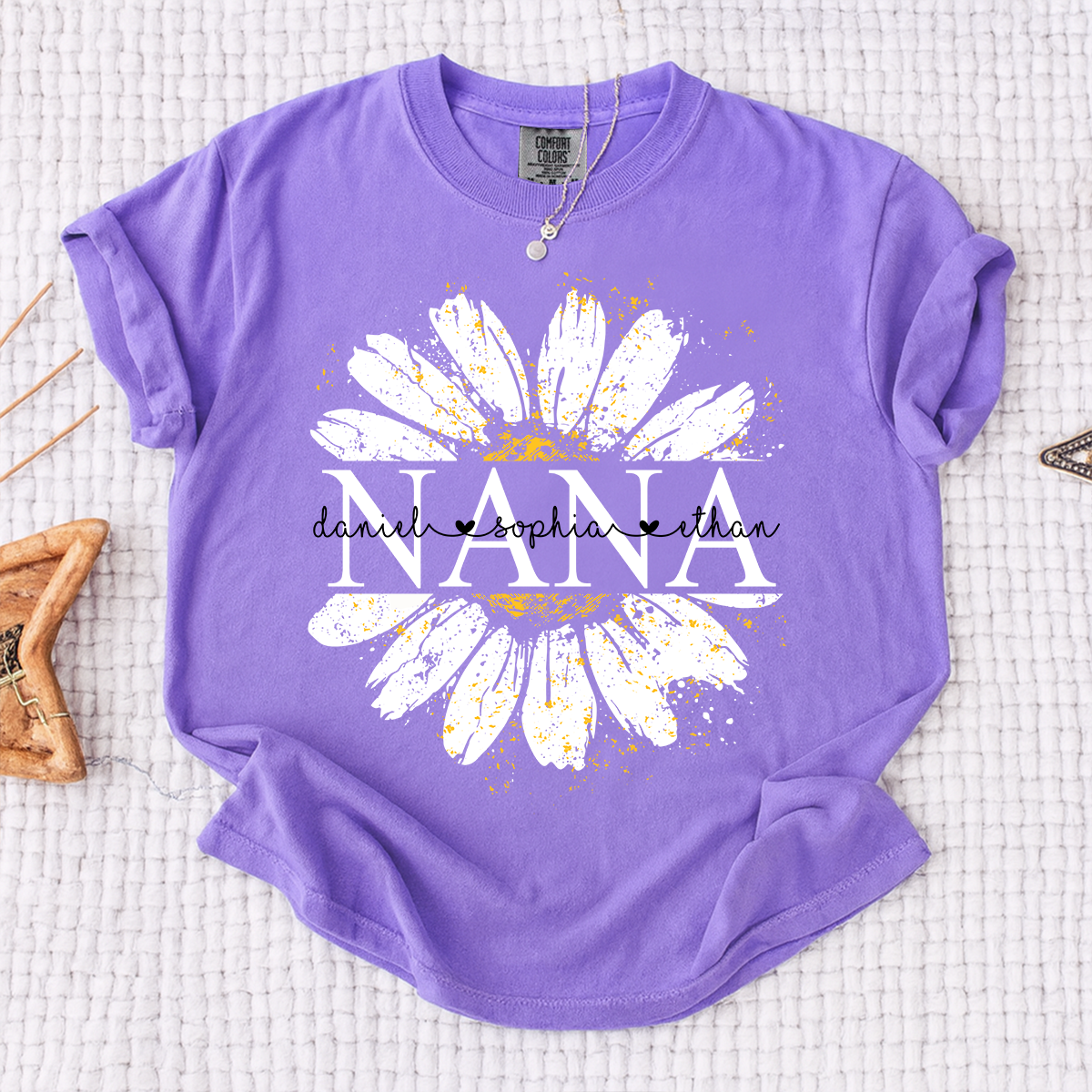 Comfort Colors Personalized Nana Shirt with Beautiful Daisy Print – Custom Grandma Gift with Children’s Names