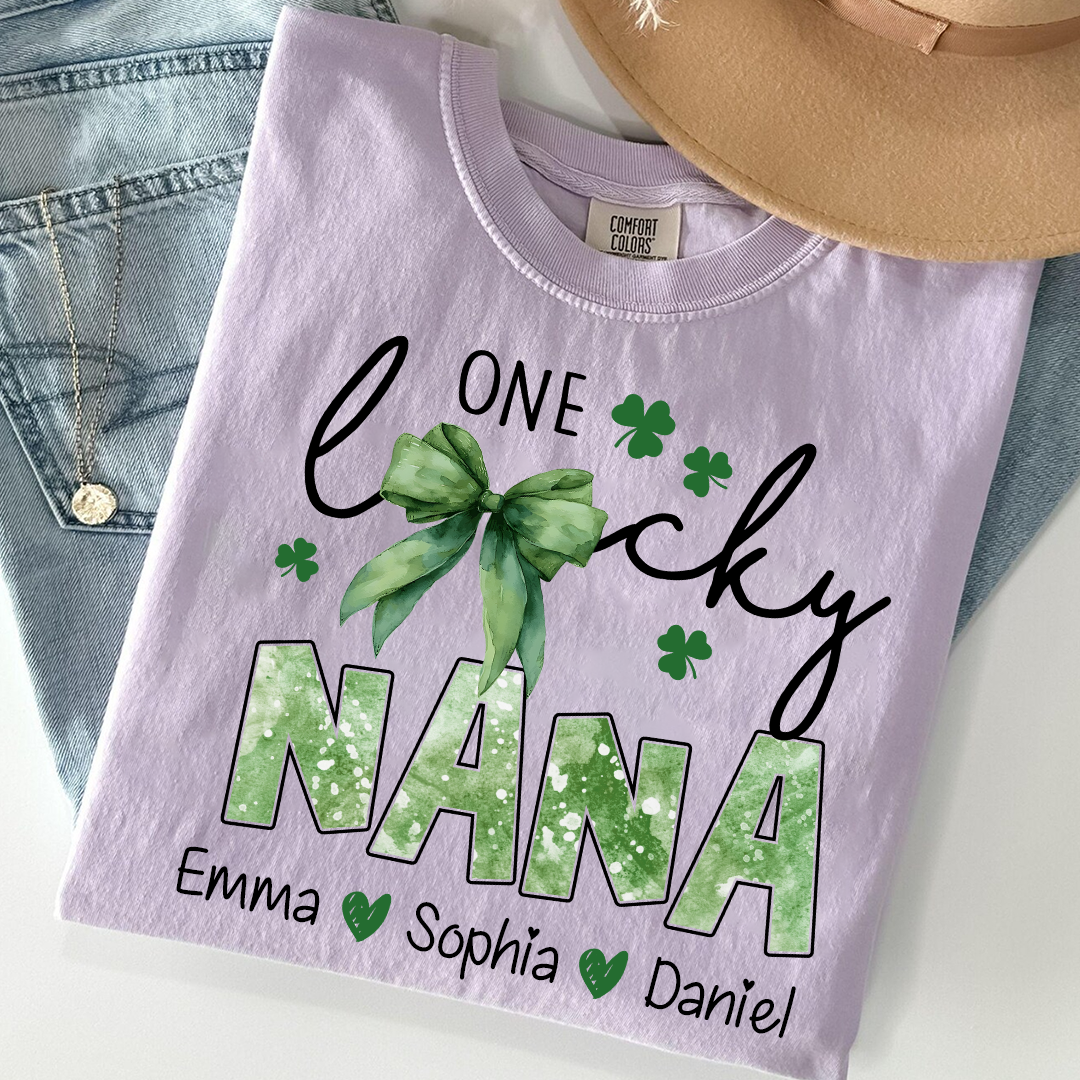 Comfort Colors®'s A Lucky Grandma Design for St. Patrick's Day, Customizable gift for Grandma and Grandchildren