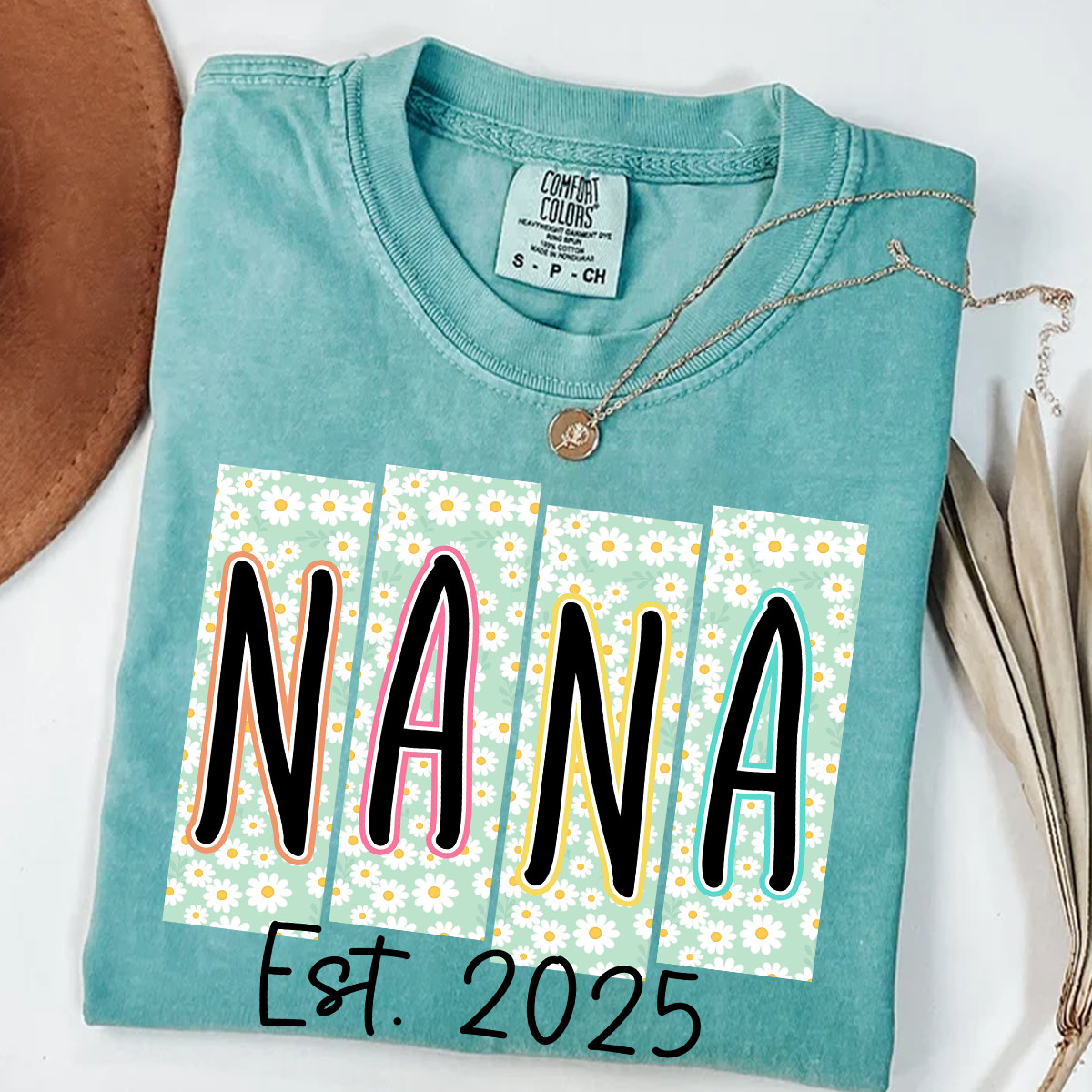 Personalized NANA EST. 2025 Sweatshirt – Daisy Flower Design Grandma Shirt