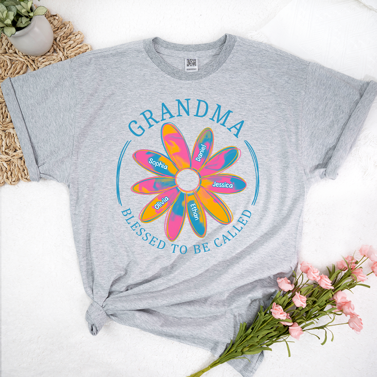 Personalized Grandma Pink Daisy Shirt, Custom Kids Names Floral Tee, Blessed Grandma Gift, Trendy Family Matching Shirt