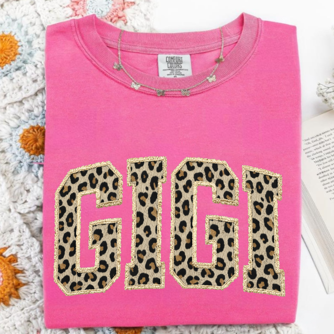Personalized Gigi Shirt Leopard Print Patchwork Letter Design Custom Grandma Nana Mimi Name Tee Trendy Animal Pattern Family Outfit Gift for Women