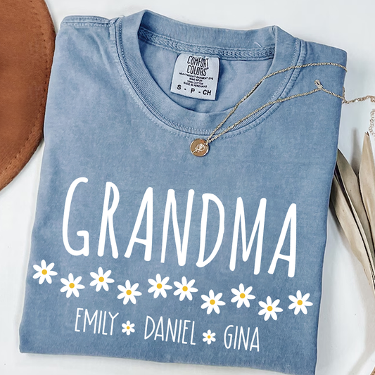 Personalized Grandma Daisy Shirt with Kids Names, Custom Floral Family T Shirt for Grandma, Vintage Style Comfort Colors Tee, Meaningful Gift from Grandchildren