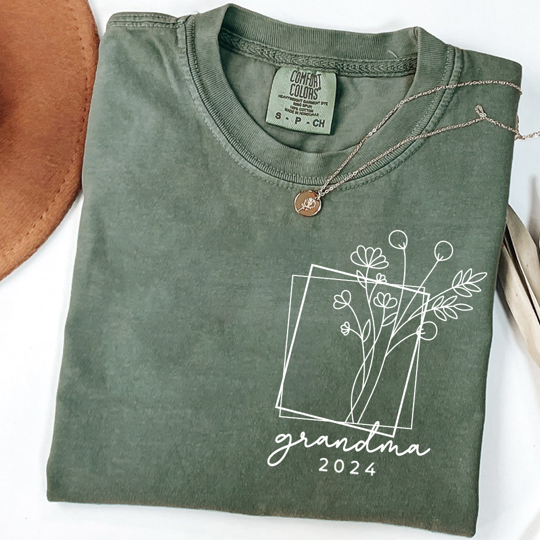 Comfort Colors® T-Shirt with Flowers, Custom Nickname Grandma And Kids