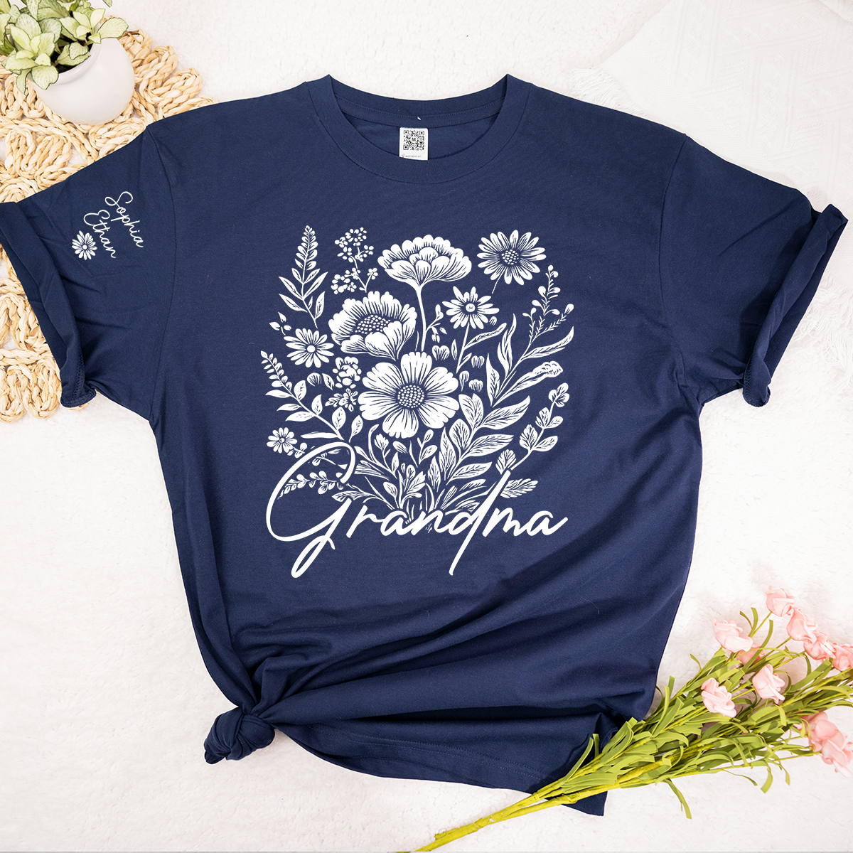 Grandma Floral Line Art Shirt, Minimalist Flower Grandma Tee, Personalized Grandma Gift, Elegant Botanical Shirt for Grandma