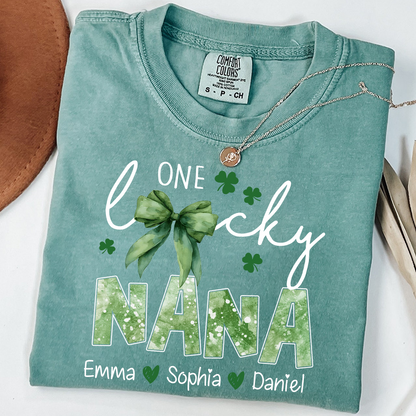 Comfort Colors®'s A Lucky Grandma Design for St. Patrick's Day, Customizable gift for Grandma and Grandchildren