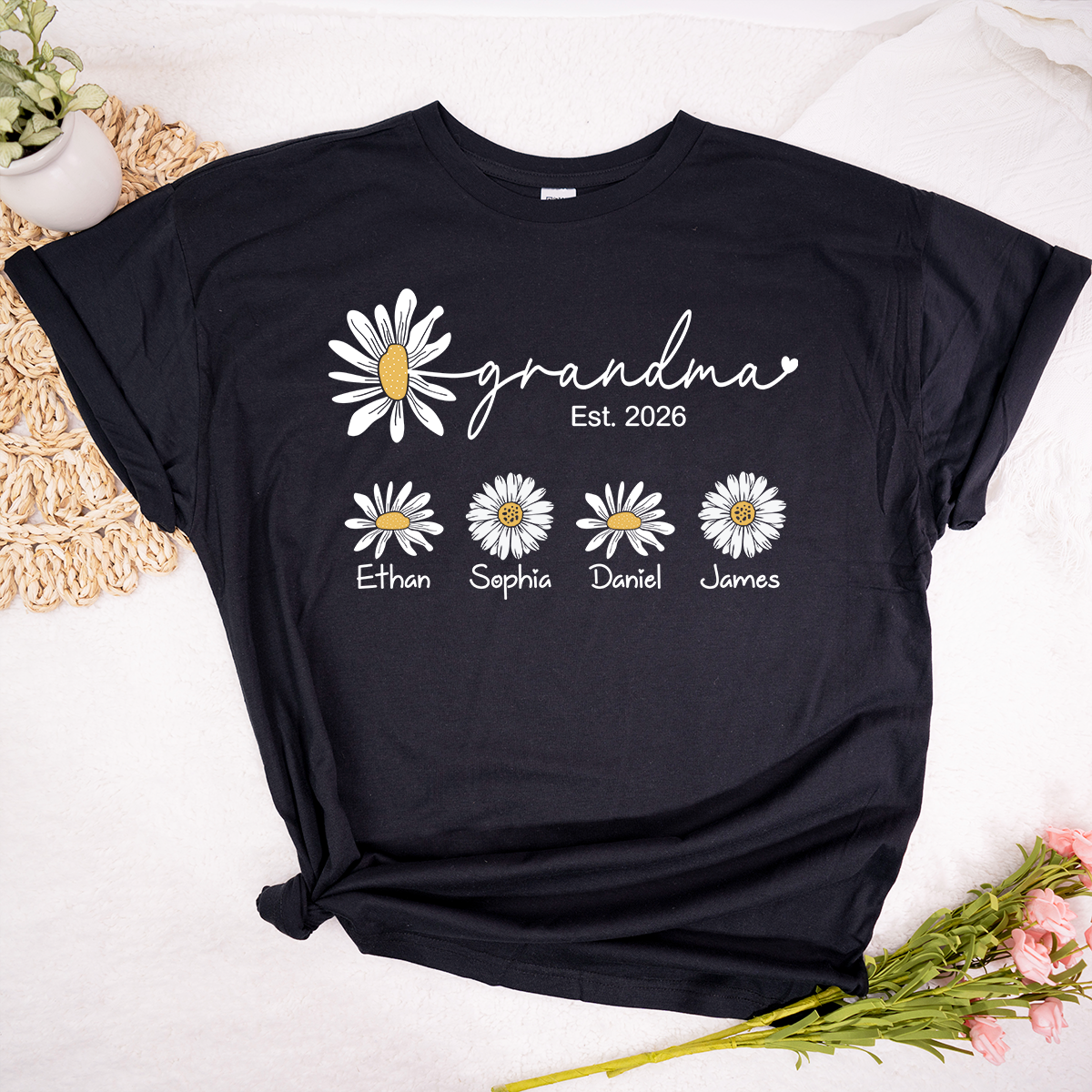 Personalized Grandma Est 2026 Shirt with Kids Names, Custom Daisy Flower T-Shirt for New Grandma, Family Gift Idea